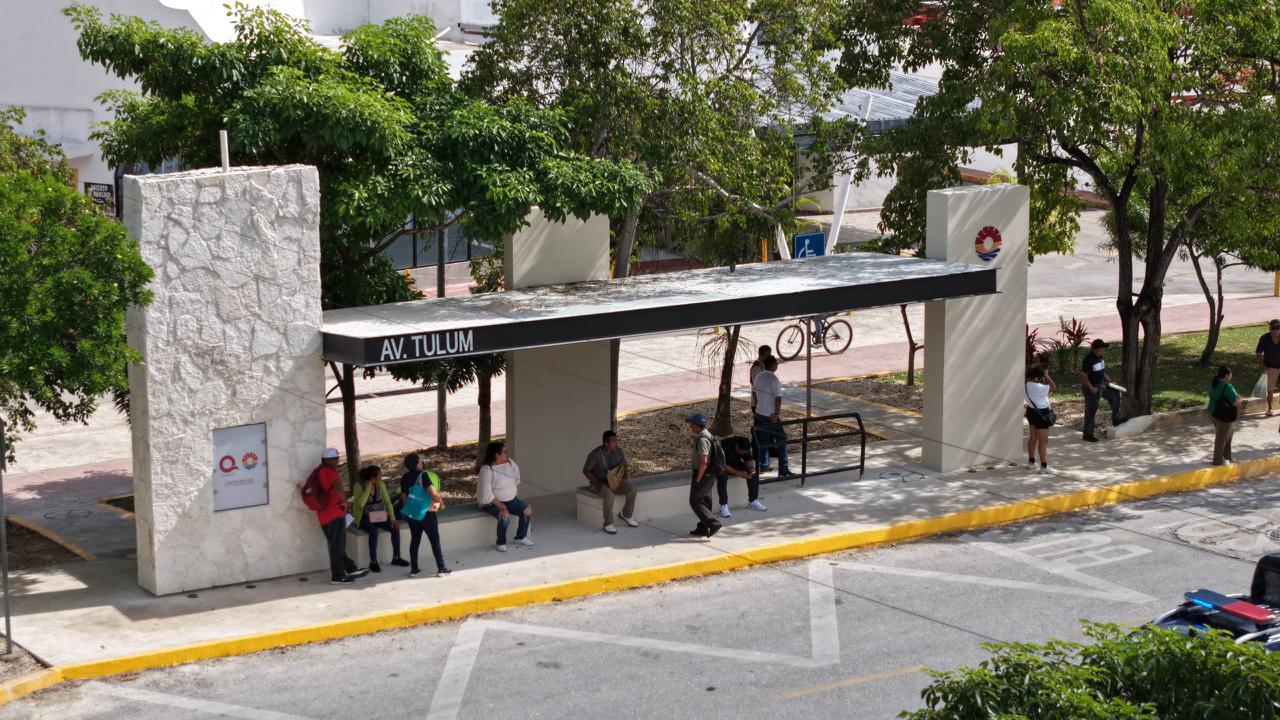 Cancún inaugura nuevos paraderos inclusivos en la Avenida Tulum para dignificar el transporte