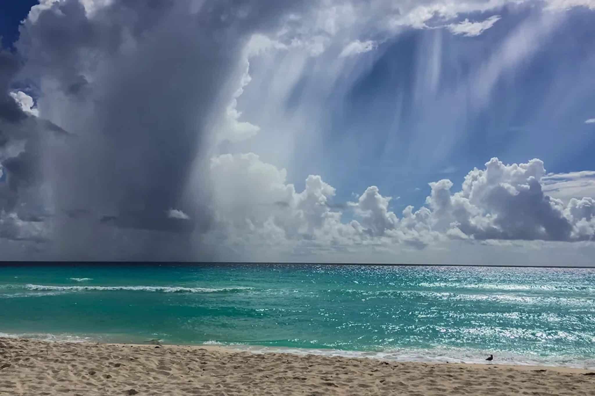 El contraste climático golpea Cancún: Pronóstico hora por hora para el 11 de febrero