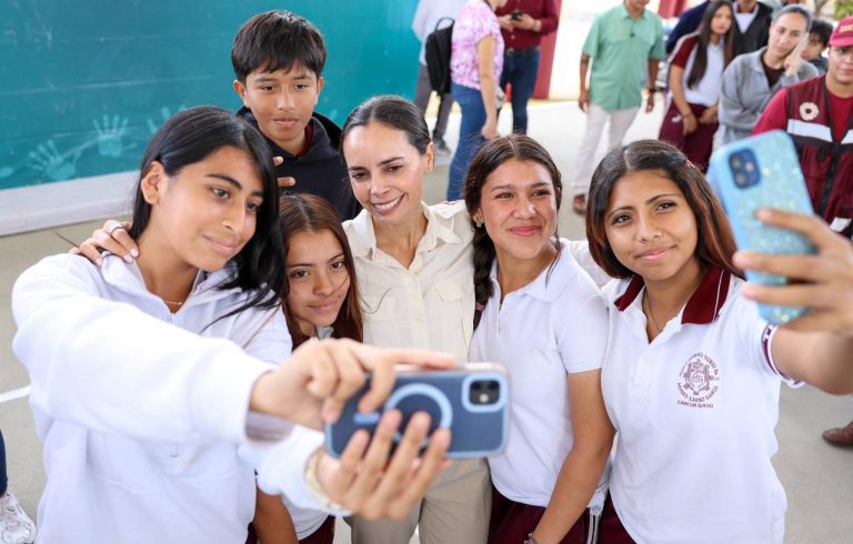 Prevención de adicciones: Ana Paty Peralta reconoce compromiso escolar en Cancún