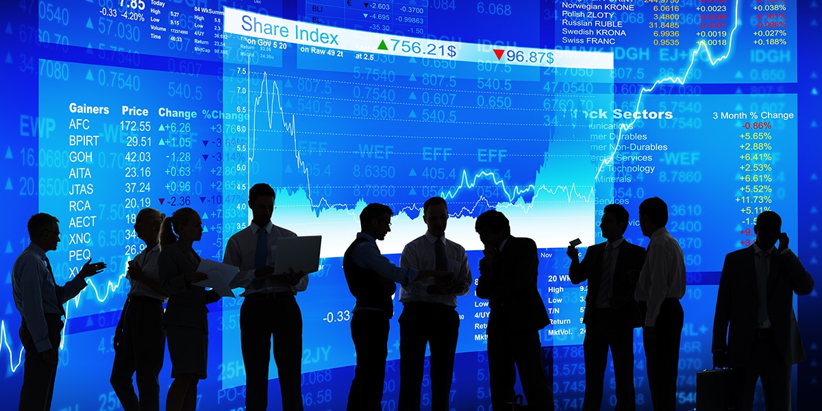 Divergencia en los mercados: Acciones suben, commodities en la mira