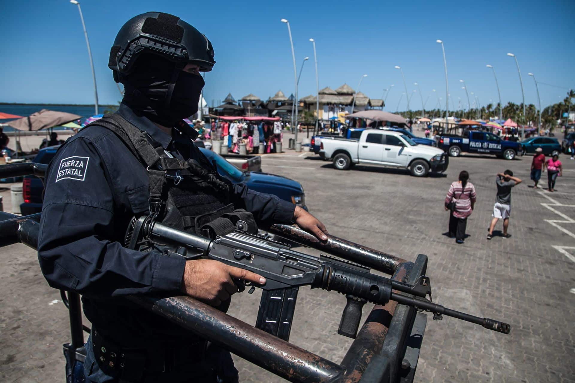 México debate armamento militar para policías estatales en Chiapas