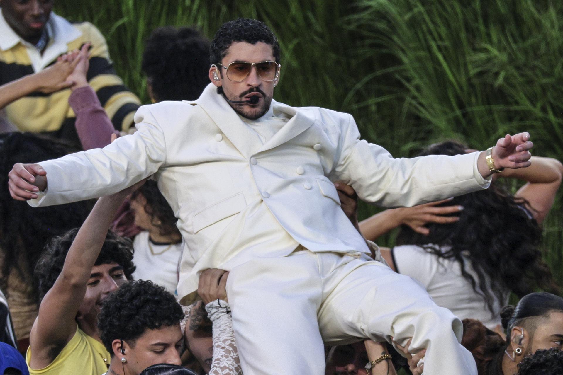 El fenómeno Bad Bunny: el reconocimiento lingüístico que desafía a la academia