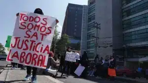 Caos en el AICM: El pulso por la exclusividad del transporte federal 1 bloqueo lateral reforma sindicalizados secretaria cultura 2026