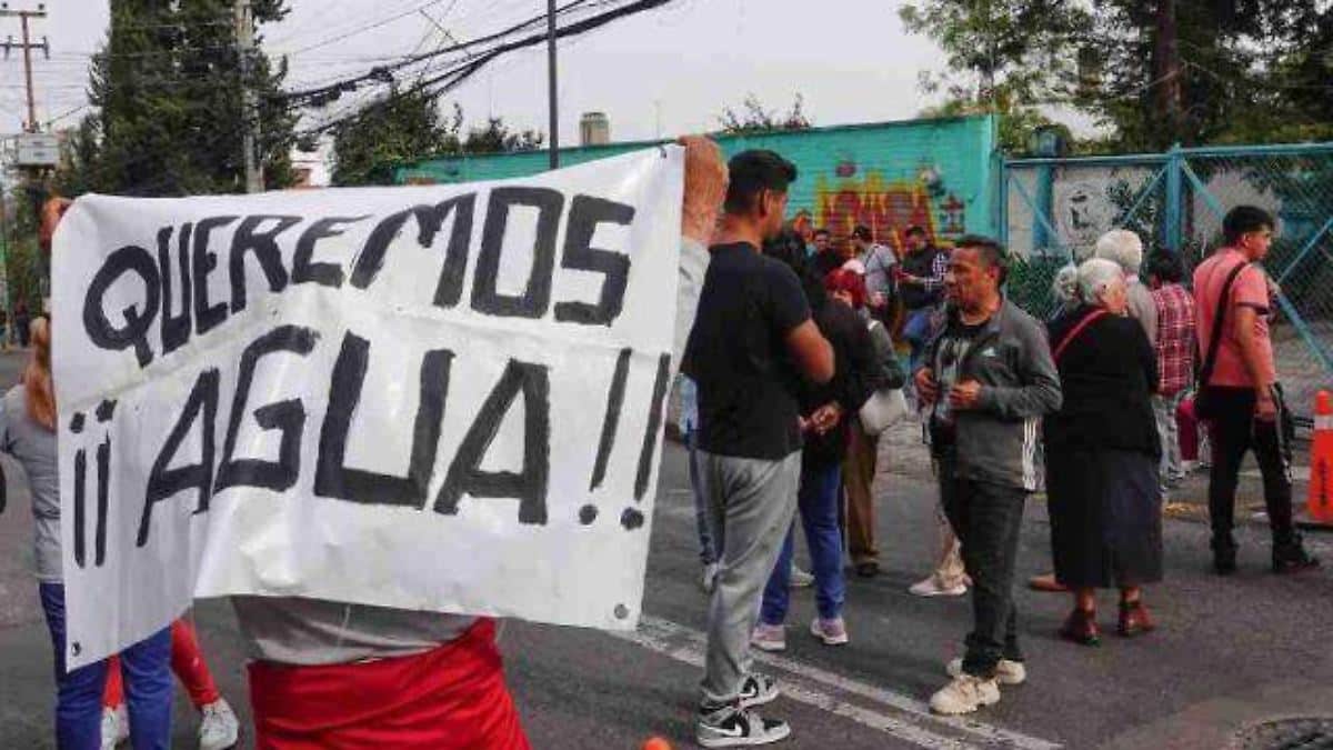 Naucalpan: Bloqueo por agua desata polémica por desarrollos de lujo