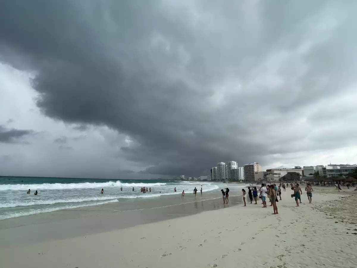 Clima en Cancún 2 de febrero 2026: Frente Frío 32, Temperaturas y Ferris