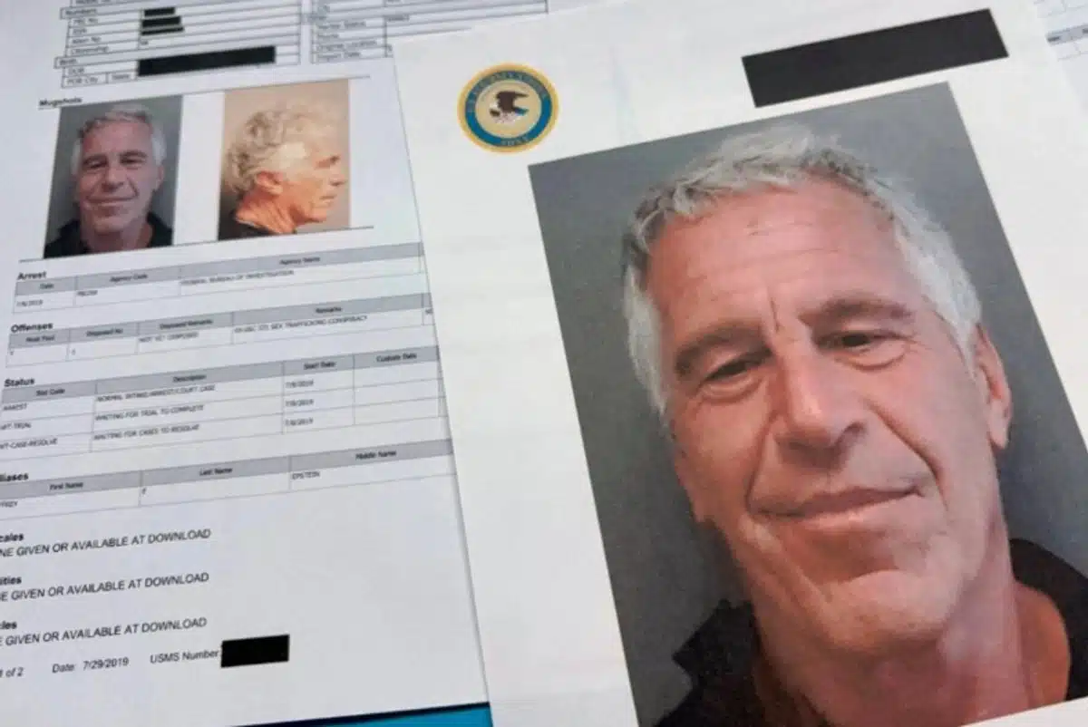 La ola de renuncias y allanamientos que desató el caso Epstein en las élites globales