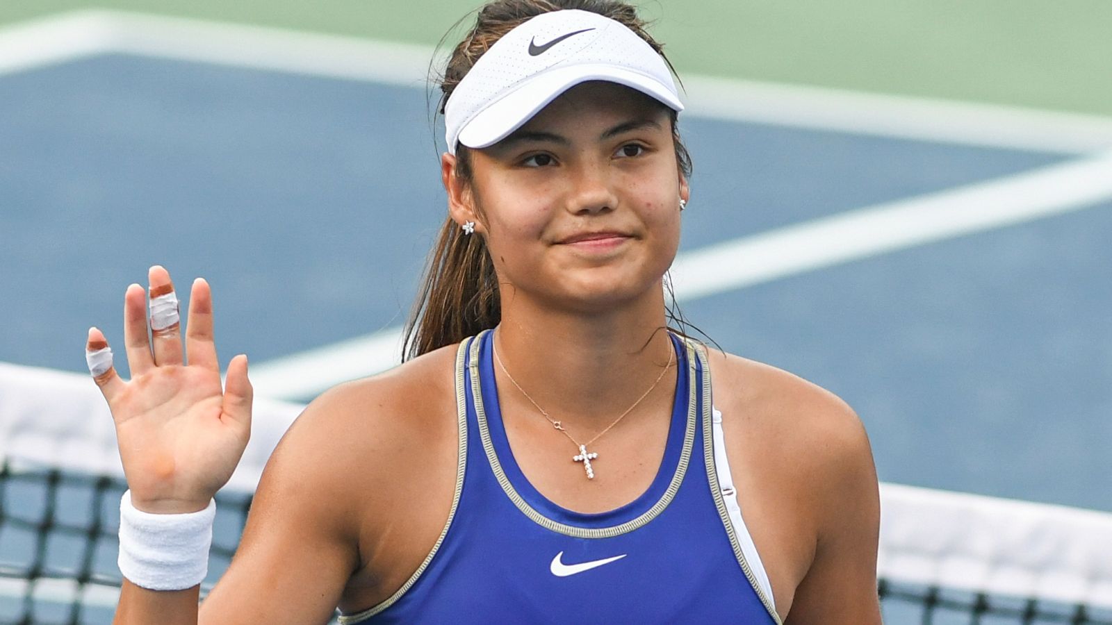 Emma Raducanu logra victoria en Transylvania Open tras quiebre con su coach