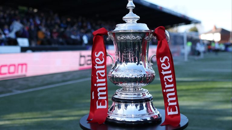 Los duelos que definen la FA Cup 2025-26: sorteo completo de quinta ronda