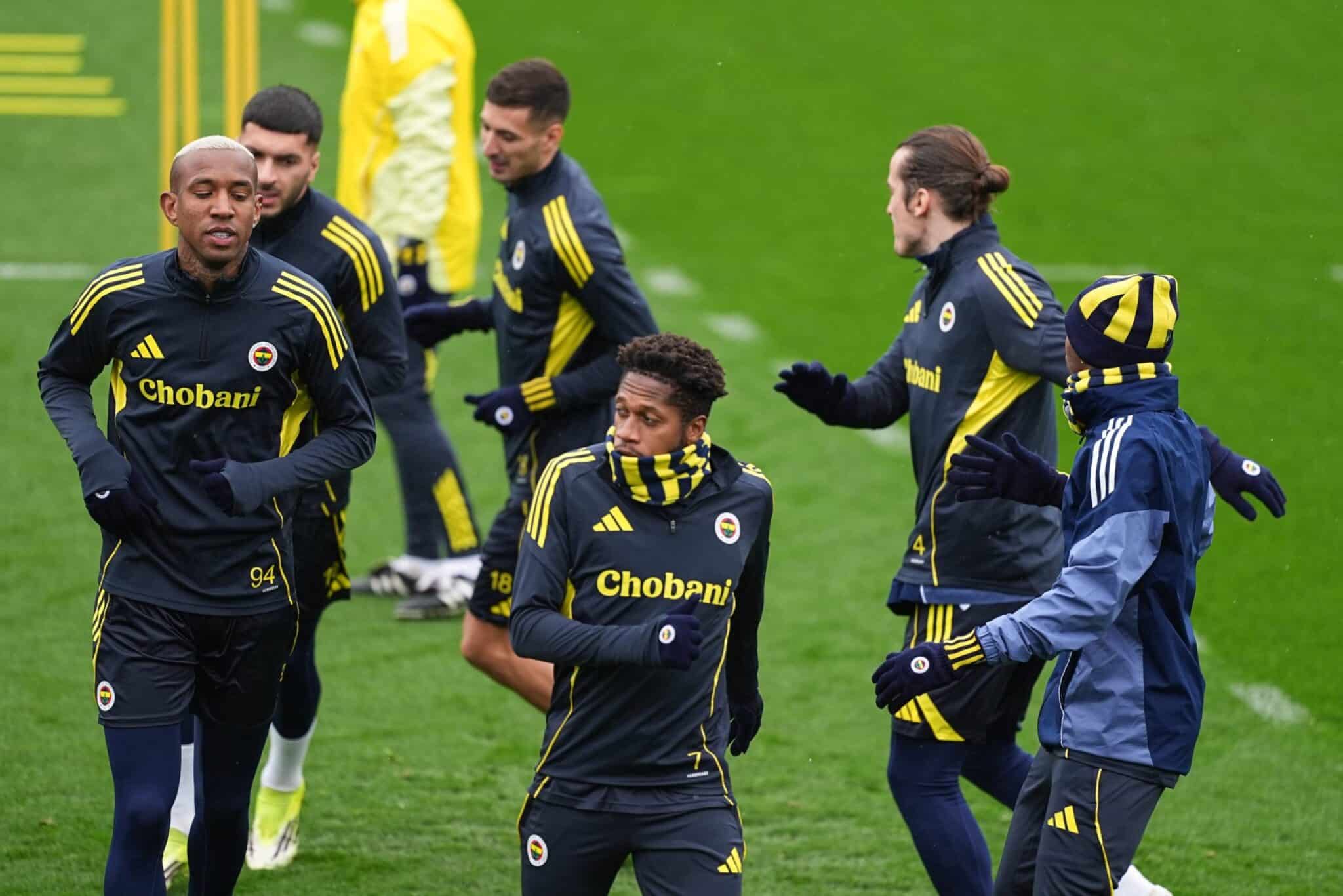 Análisis de probabilidades, horario y dónde ver Fenerbahçe vs. Nottingham en Estambul