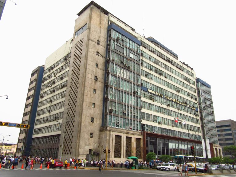 Fiscalía de Perú investiga contratos irregulares ligados al presidente Jerí