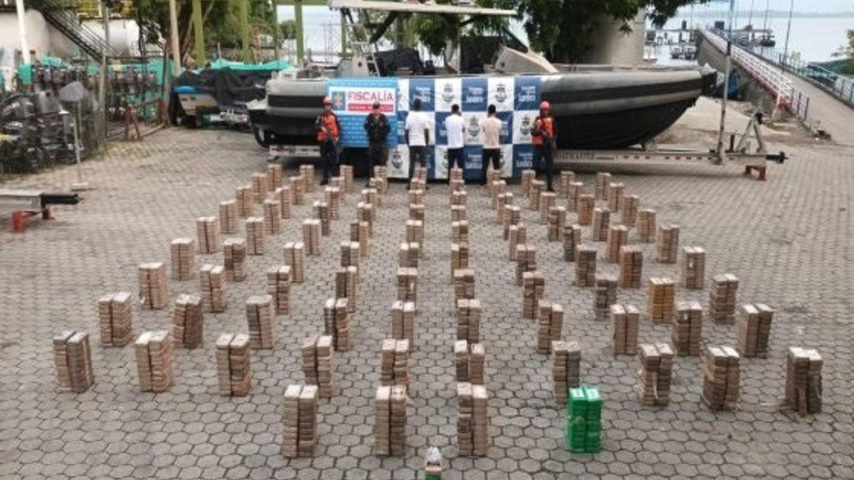 Colombia incauta 1.1 toneladas de cocaína en narcosubmarino y polemiza con EE. UU. y Ecuador