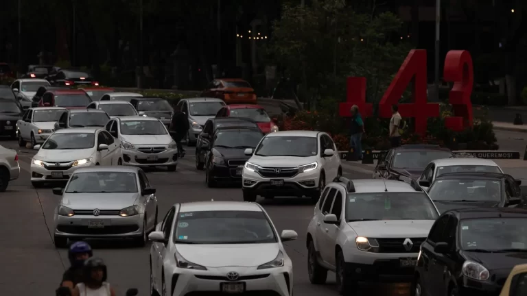 Hoy NO circula este jueves 19 de febrero: quiénes descansan en CDMX y Edomex