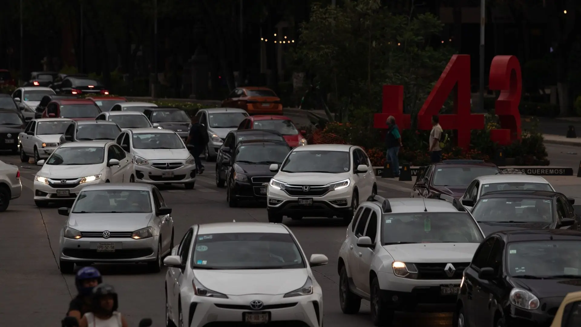 Hoy NO circula este jueves 19 de febrero: quiénes descansan en CDMX y Edomex
