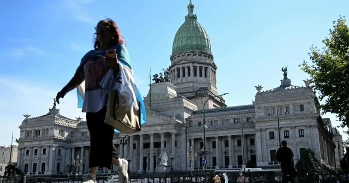 Paro nacional en Argentina paraliza el fútbol y desafía el calendario de 2026