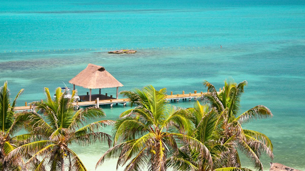 Clima en Isla Mujeres: Vientos Surada desafían navegación y exigen protección UV