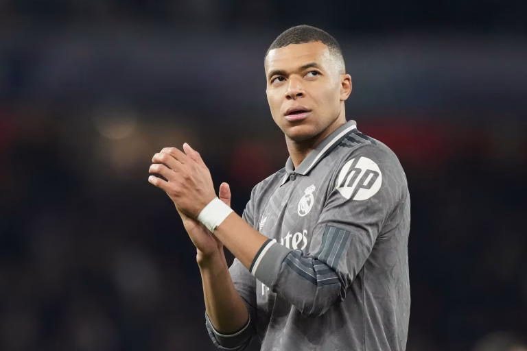 El PSG debe a Mbappé 5.9 millones de euros por vacaciones no pagadas