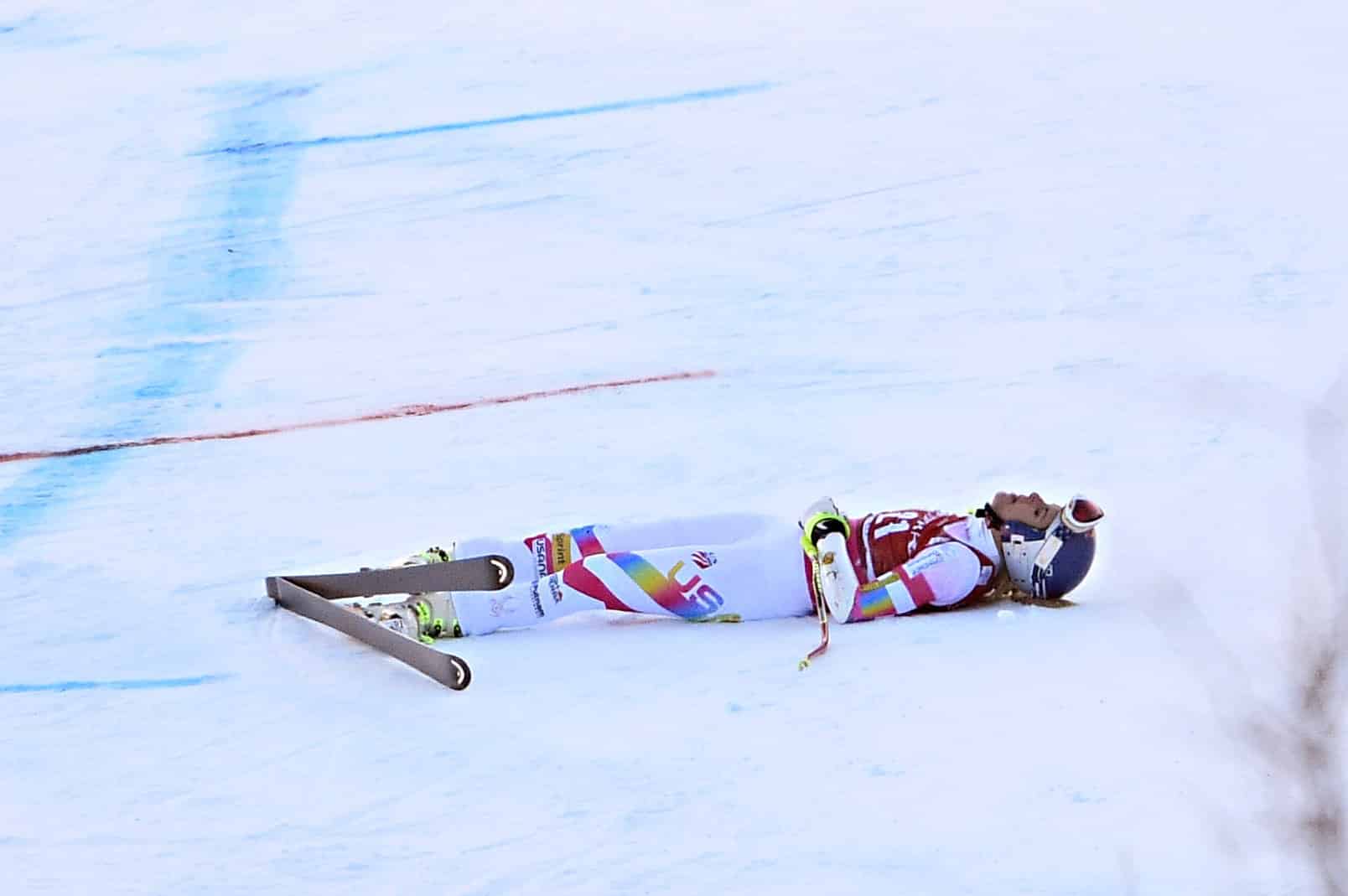 Lindsey Vonn, 41, sufre caída en descenso olímpico Milano Cortina 2026