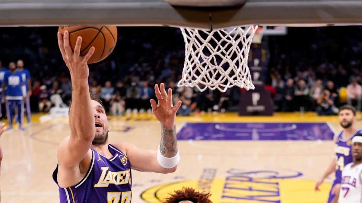 Luka Doncic descartado contra Dallas: el riesgo de jugar el All-Star con lesión