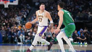 nba lakers mavericks luka doncic cooper flagg analisis 12 febrero 2026