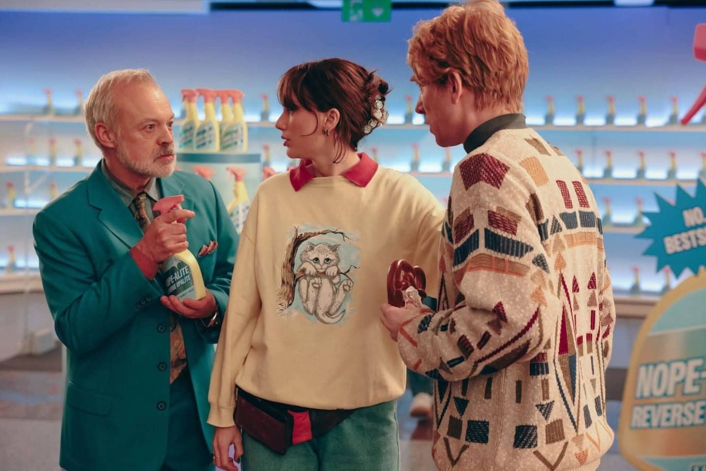 Domhnall Gleeson y el elenco de Opalite: El videoclip de Taylor Swift que desafía a youtube