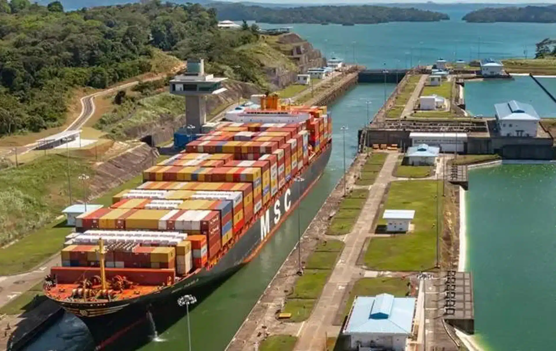 Panamá retoma el control de puertos clave en el Canal tras anulación de concesión a Hutchison