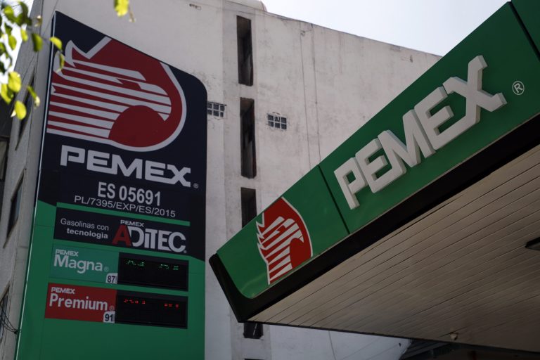 Pemex garantiza abasto de combustible tras violencia por muerte de "El Mencho"