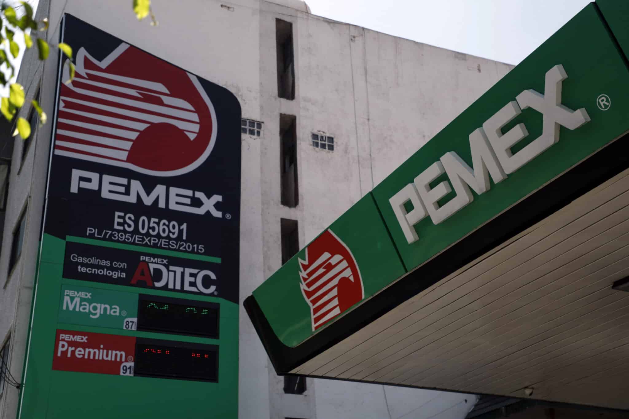 Pemex garantiza abasto de combustible tras violencia por muerte de "El Mencho"