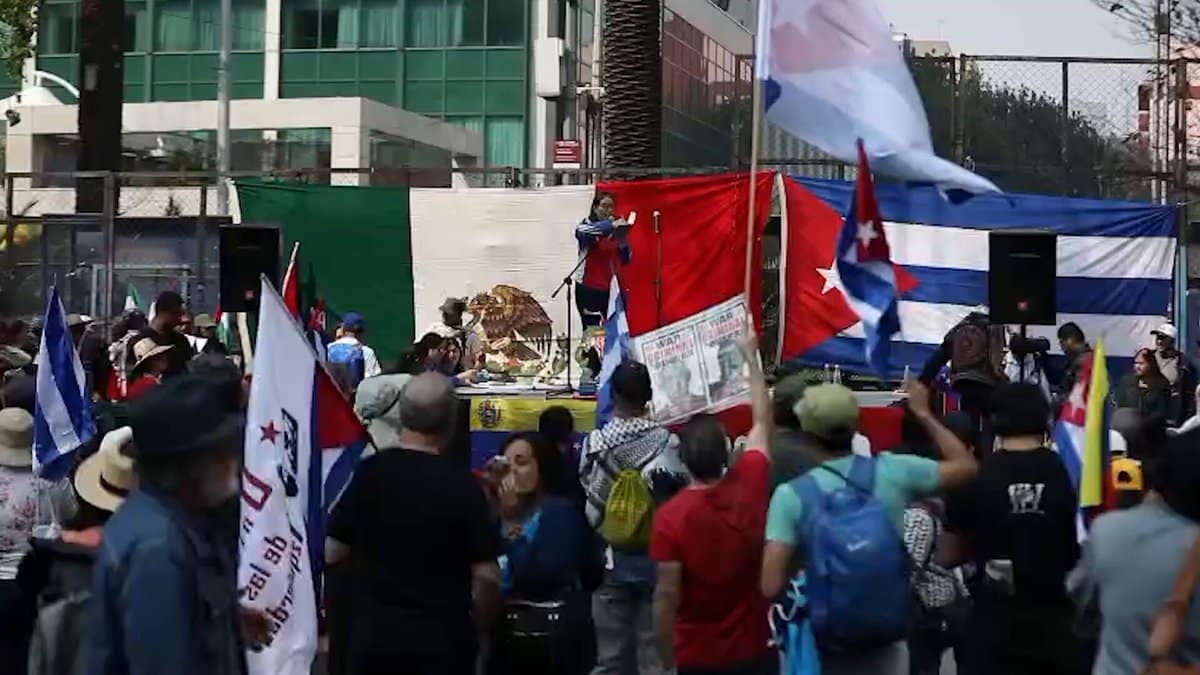 Protesta en CDMX contra aranceles de Trump al petróleo para Cuba y la política de Sheinbaum