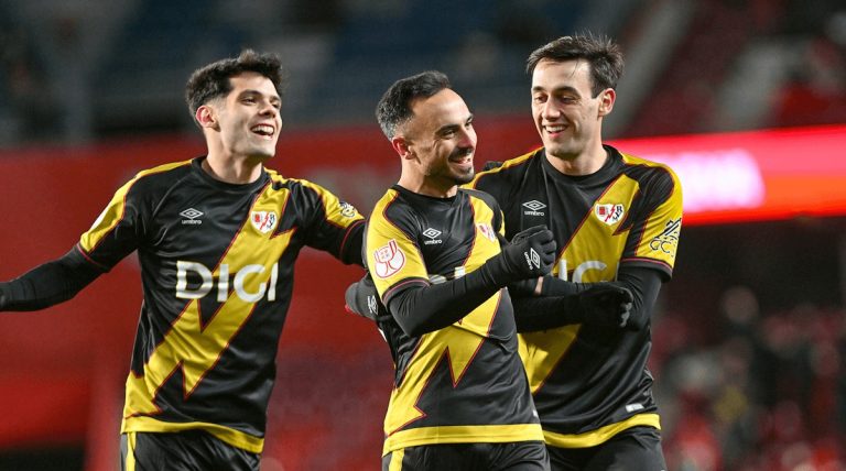 Horarios y dónde ver Rayo Vallecano vs Real Oviedo: Análisis y pronóstico del 7 de febrero