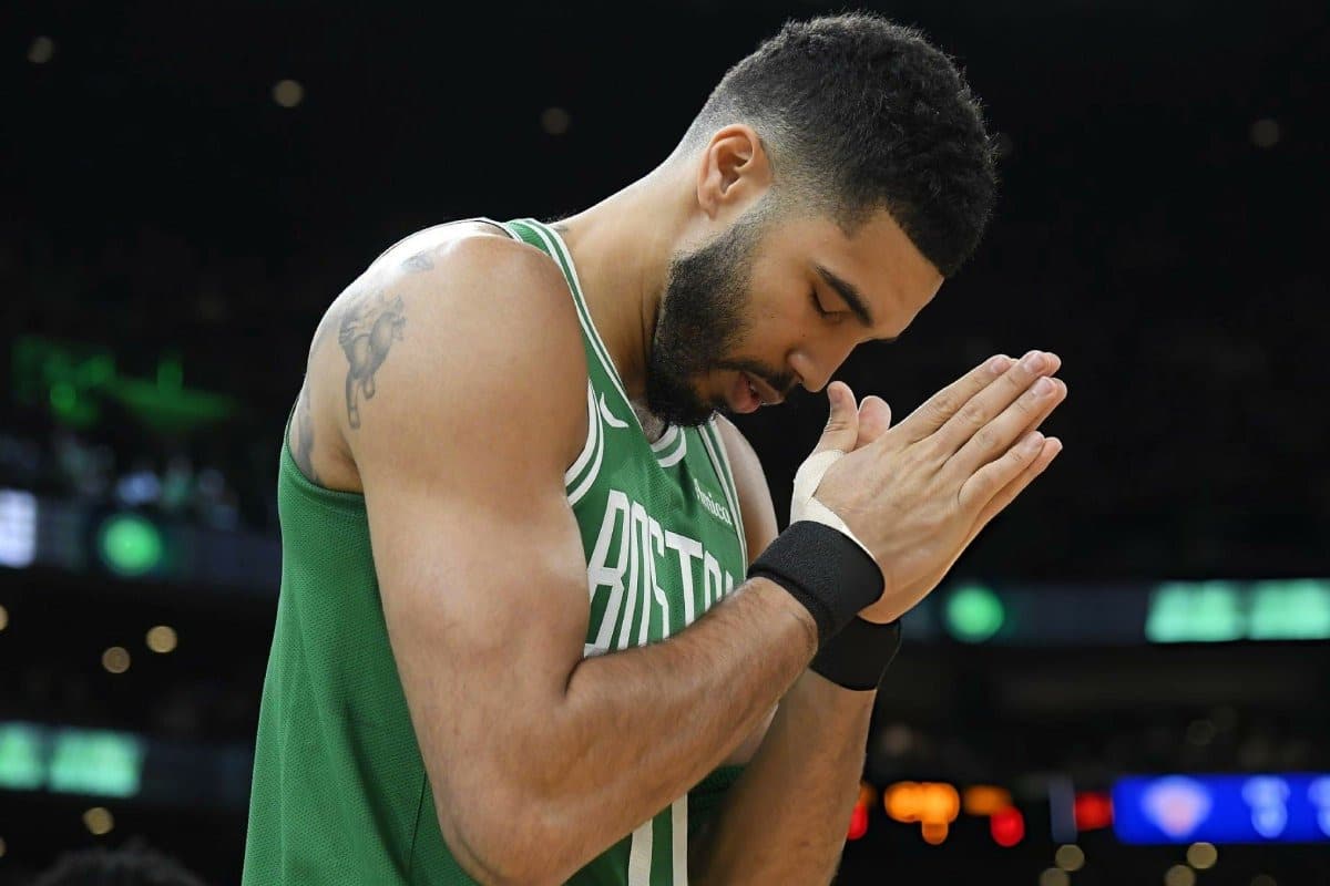 Jayson Tatum vuelve a la cancha: ¿Qué patrón revela su cauteloso regreso?
