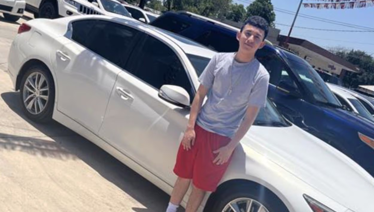Fallece en accidente testigo clave que cuestionó versión de ICE sobre tiroteo en Texas