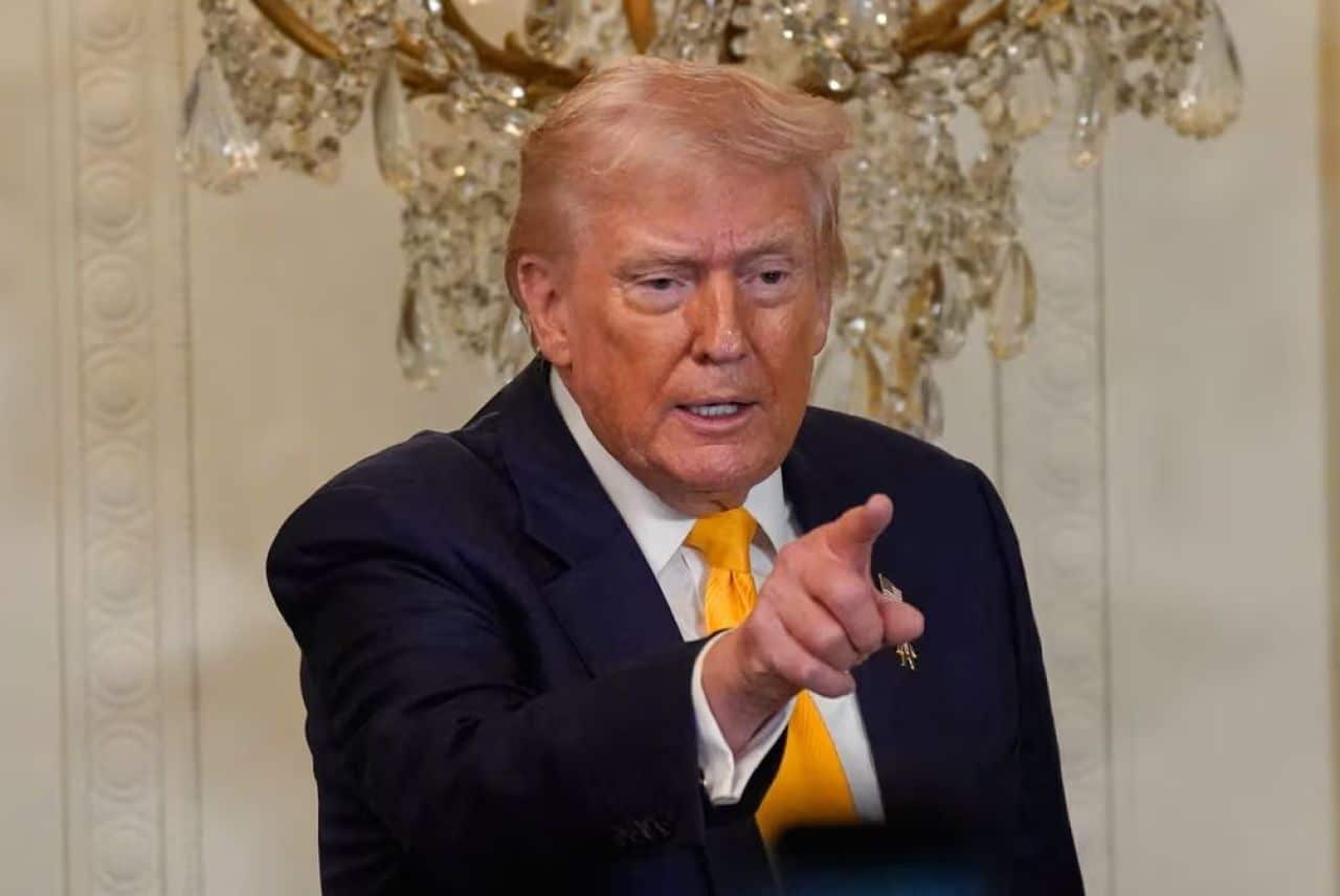 Trump denuncia "vergüenza" por fallo de la Corte Suprema sobre aranceles