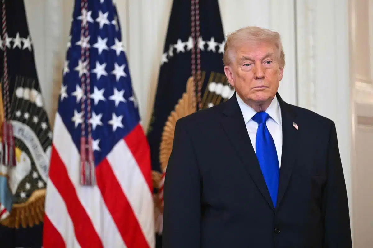 Trump proyecta "era dorada" en un Estado de la Unión marcado por tensiones