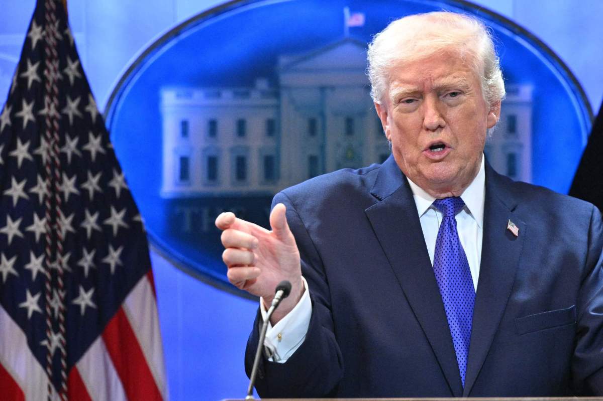 Trump insta a México a intensificar la lucha contra los cárteles tras la muerte de "El Mencho"