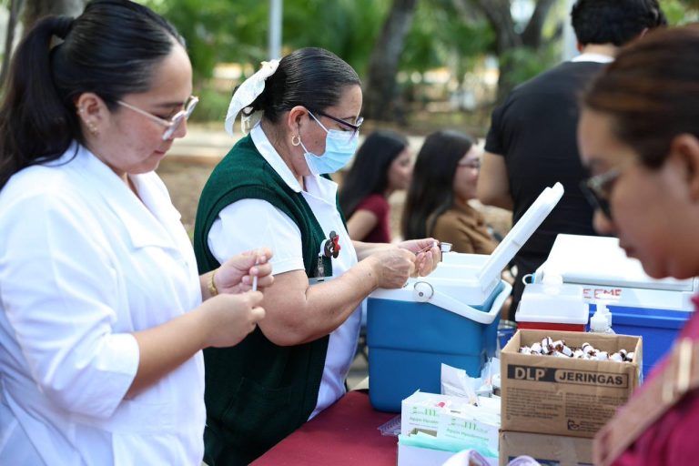 Sarampión en Cancún: Salud Municipal aplica 550 dosis en Palacio