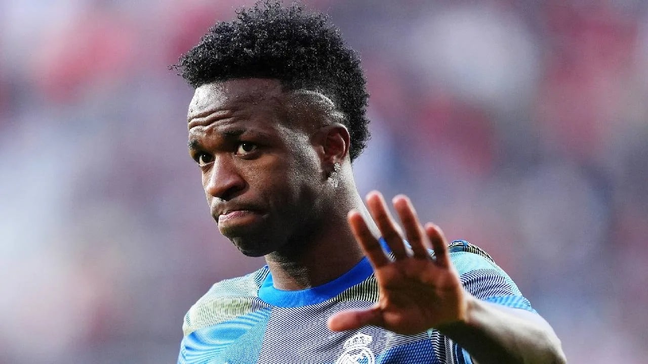 Cánticos de 'Vinicius, Muérete' en El Sadar: La Liga Investiga Nueva Agresión