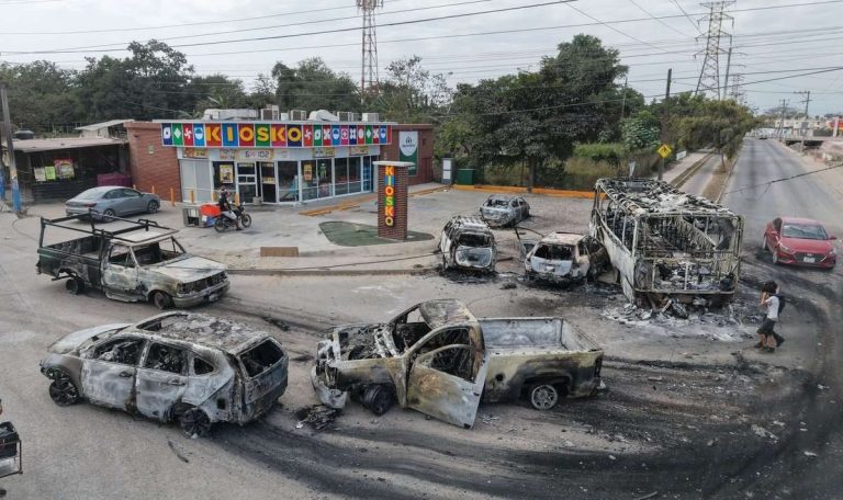 Escalada de violencia: 671 vehículos incendiados tras la muerte del líder del CJNG