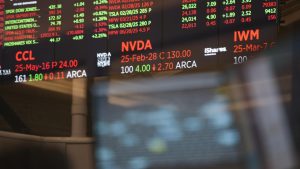 Wall Street encadena rally semanal pese a repunte de inflación por conflicto 2 wall street sube aranceles trump corte suprema