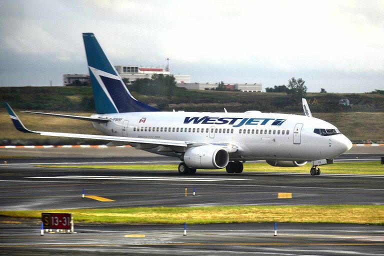 WestJet reconfigura su flota y enfrenta desafíos operacionales en México