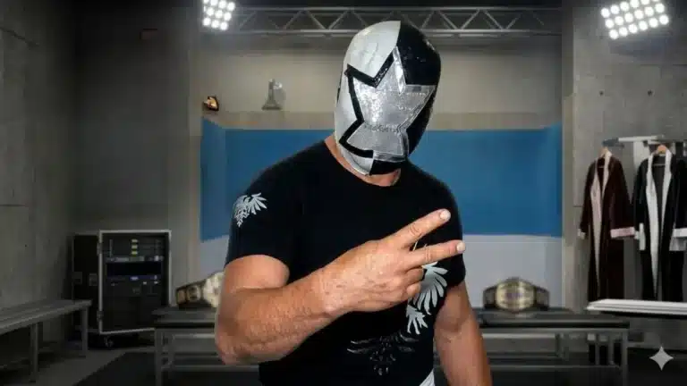 El luchador Silver Star en el cuadrilátero, querida figura de la lucha libre en Cancún que falleció tras luchar contra la leucemia.