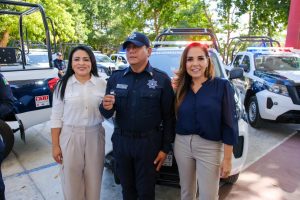 Mara Lezama y Blanca Merari entregan 15 nuevas patrullas de seguridad en el domo Joaquín Zetina Gasca de Puerto Morelos
