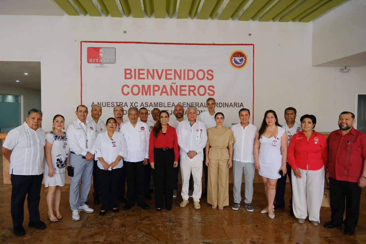 Mara Lezama durante la inauguración de la XC Asamblea Nacional del SITATYR celebrada en Cancún, Quintana Roo.