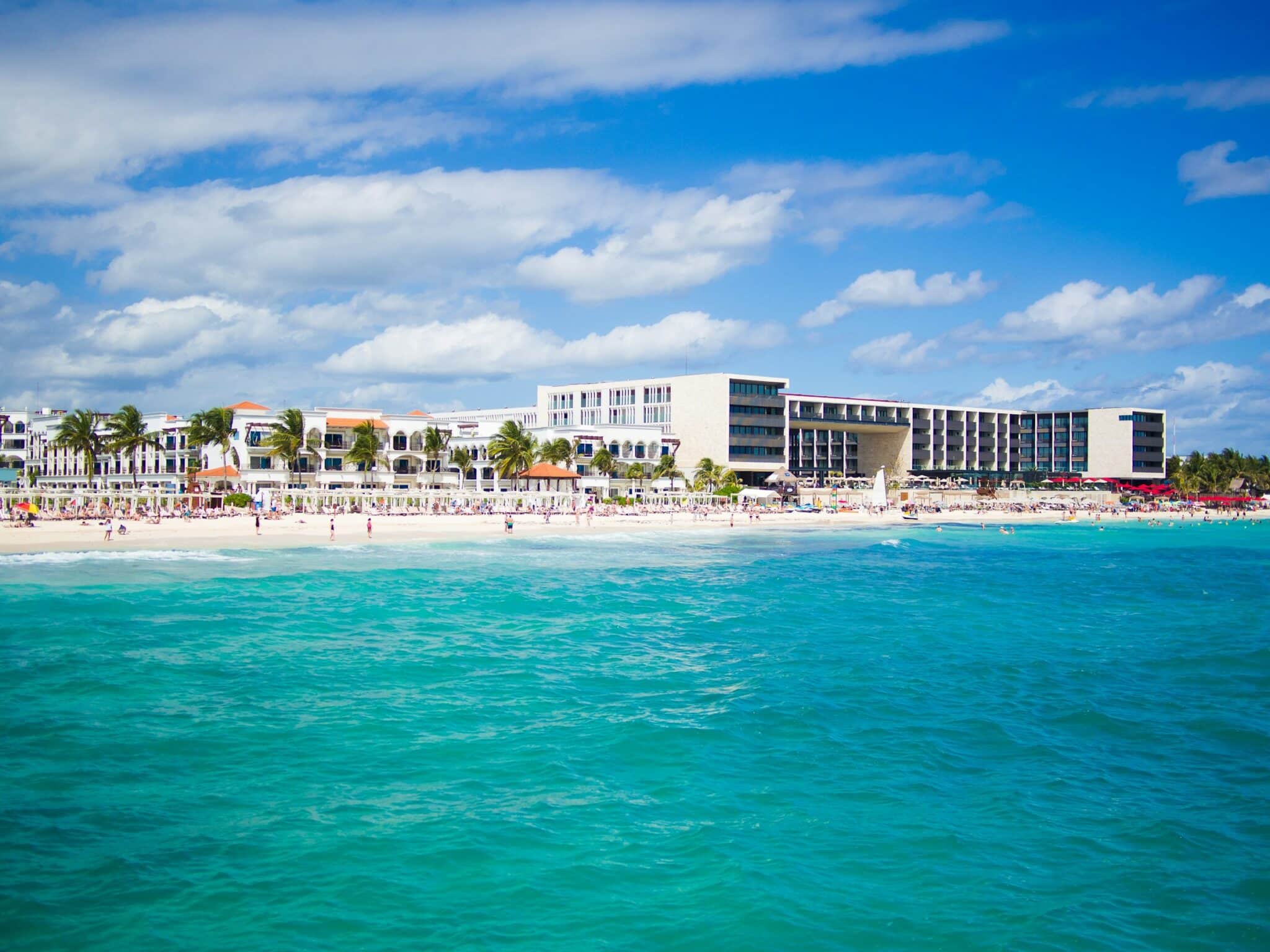 Clima en Playa del Carmen: Tormentas severas y alto oleaje amenazan la Riviera Maya hoy