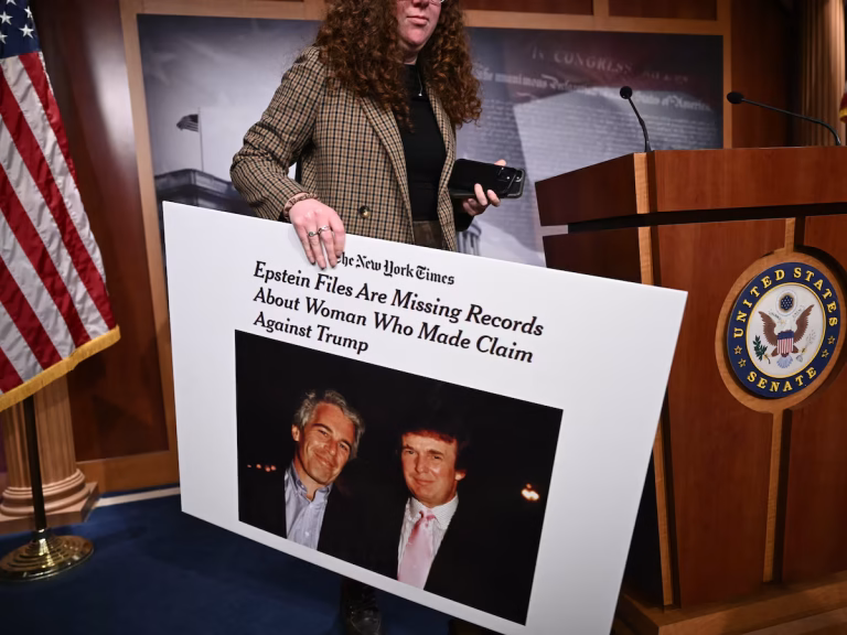 Archivos Epstein-Trump: Implicaciones de la desclasificación del DOJ en 2026