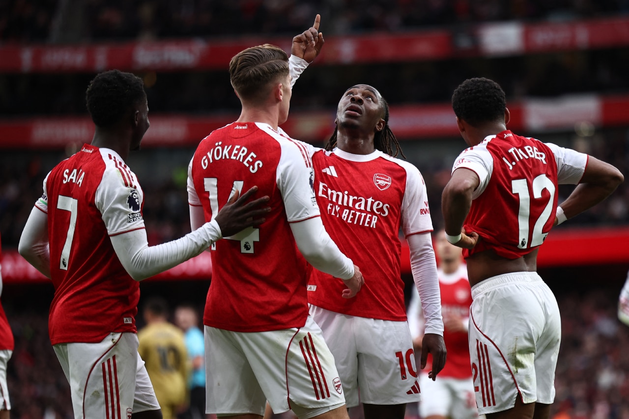 Arsenal vs. Brighton: Dónde ver la batalla táctica que define la Premier League 2025/26