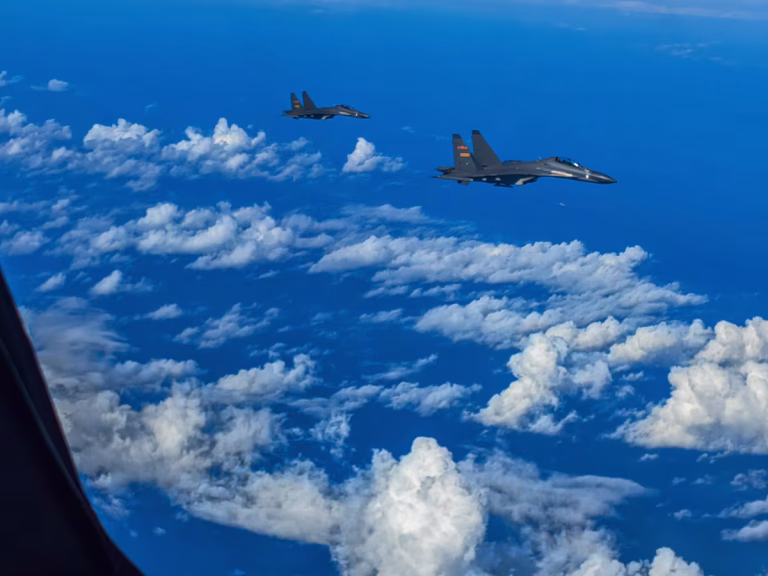 China reactiva su presión aérea sobre Taiwán con vuelos militares estratégicos