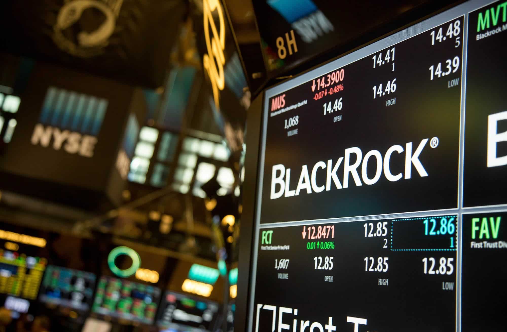BlackRock activa barreras de retiro en su fondo insignia de crédito privado