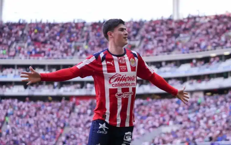 El Rebaño Sagrado asalta el subliderato: Armando González liquida a Santos