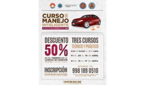 Práctica de manejo y educación vial durante el curso de Manejo Inteligente impartido por Tránsito Municipal en Cancún.