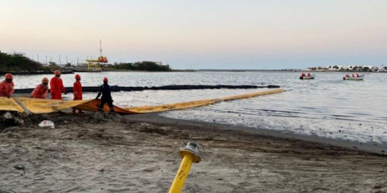 Pemex consolida el sellado crítico tras el vertido en el Golfo de México